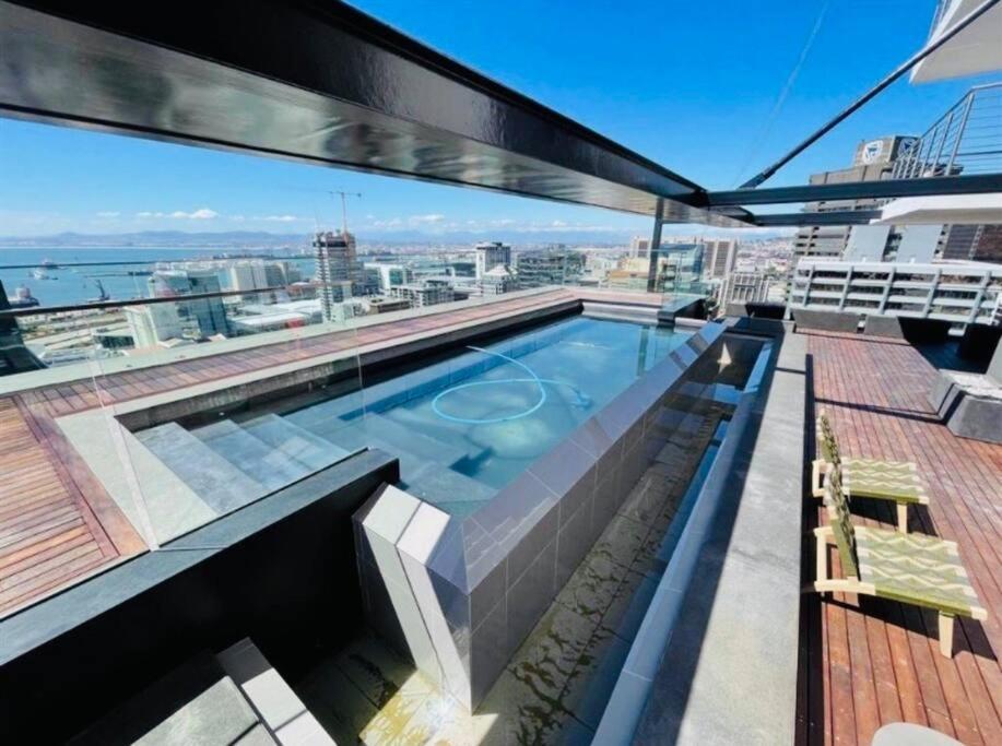 Skyline Views Stylish Studio With Pool, Parking No Load Shedding Кейптаун Екстер'єр фото